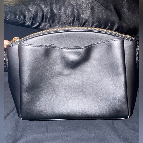 Simple black purse - Picture 1 of 4